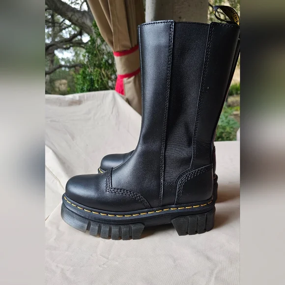 DR MARTENS - AUDRICK TALL CHELSEA - UK 5 / US 7 - NEVER WORN - Picture 3 of 8